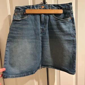 Like NEW! J.Crew Classic Denim Skirt. Size 29